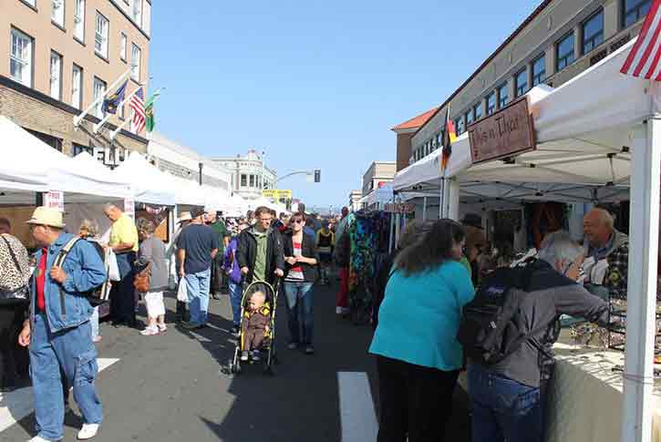 Astoria Sunday Market in Oregon